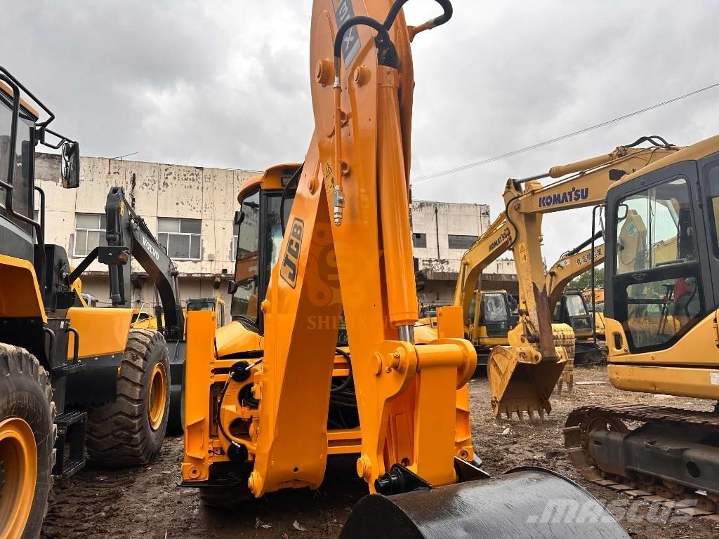 JCB 3 CX Ekskavatori-iekrāvēji