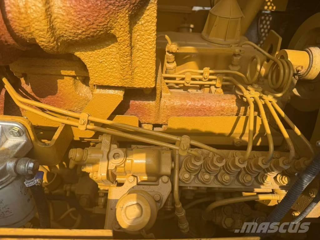 CAT D 6 G Kāpurķēžu buldozeri