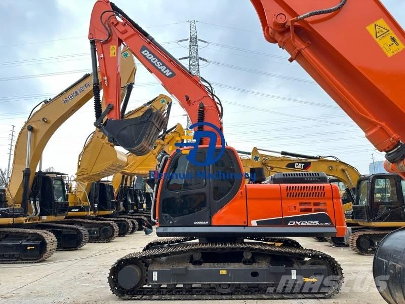 Doosan DX 225 LC-9C Kāpurķēžu ekskavatori