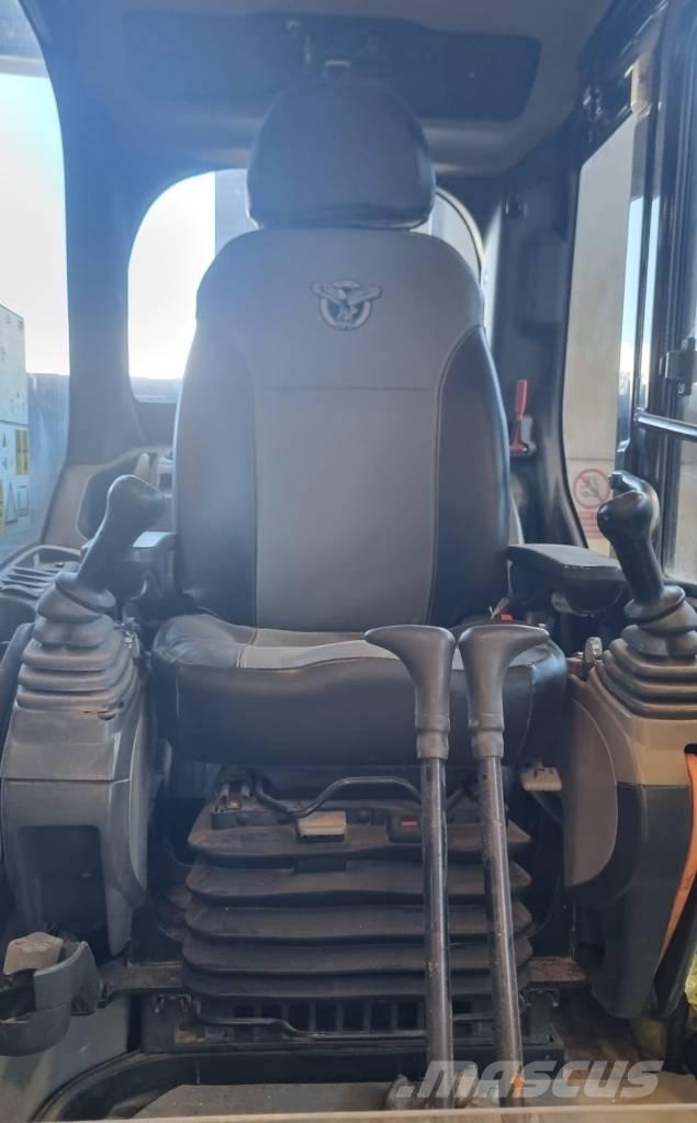 CASE CX 210 D Kāpurķēžu ekskavatori