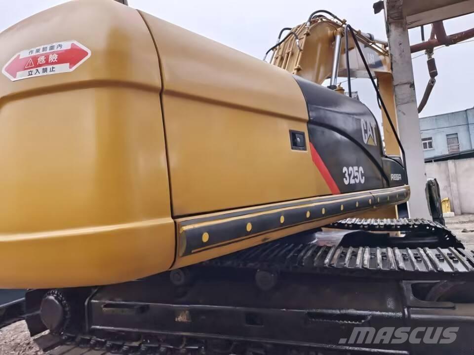 CAT 325C Kāpurķēžu ekskavatori
