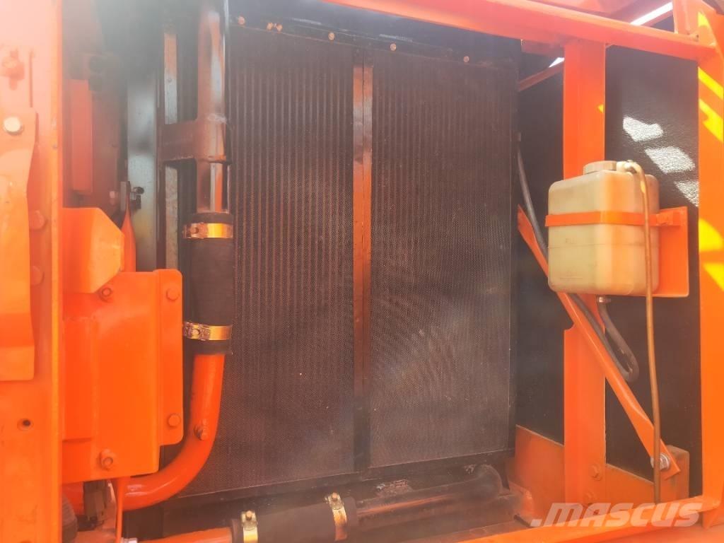 Doosan DH220LC-7 Kāpurķēžu ekskavatori
