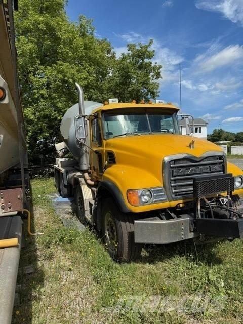 Mack CV 713 Kravas mašīna- betona sūknis