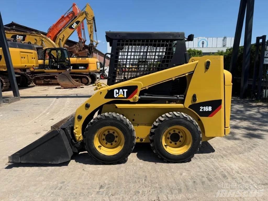 CAT 216B (226,S130) Lietoti riteņu kompaktiekrāvēji