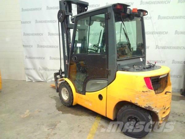 Jungheinrich DFG 430 Tehnika ar dīzeļa dzinēju