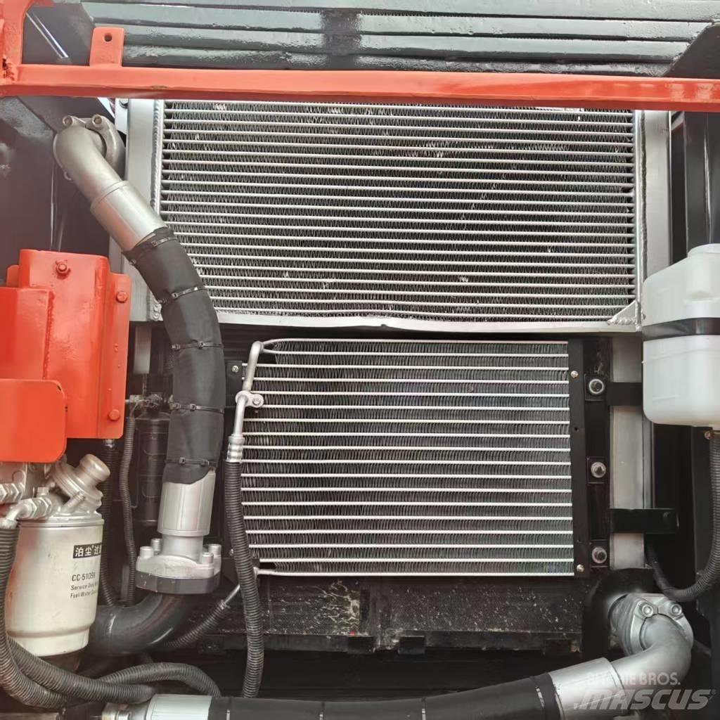 Doosan DX 225 LCA Kāpurķēžu ekskavatori
