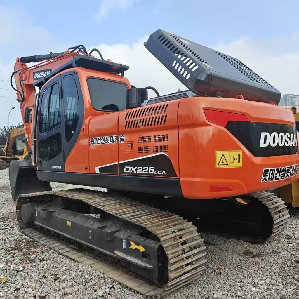 Doosan DX 225 LCA Kāpurķēžu ekskavatori