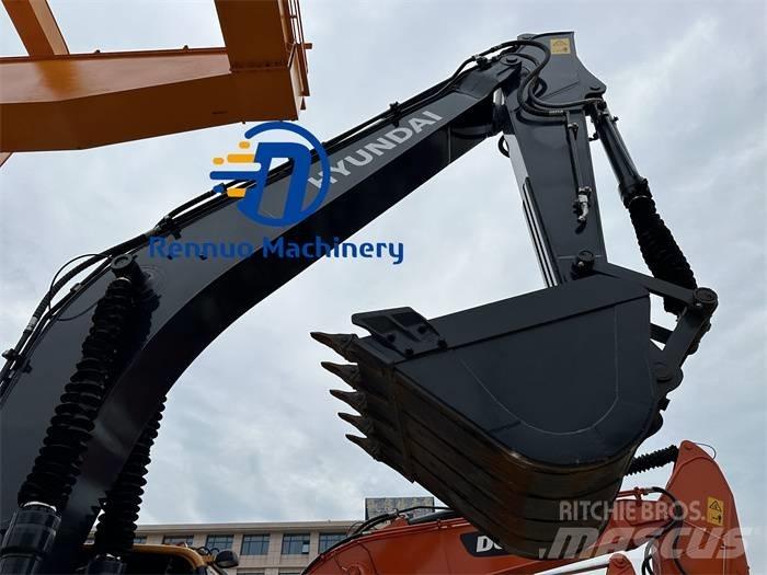 Hyundai R220-9S Kāpurķēžu ekskavatori