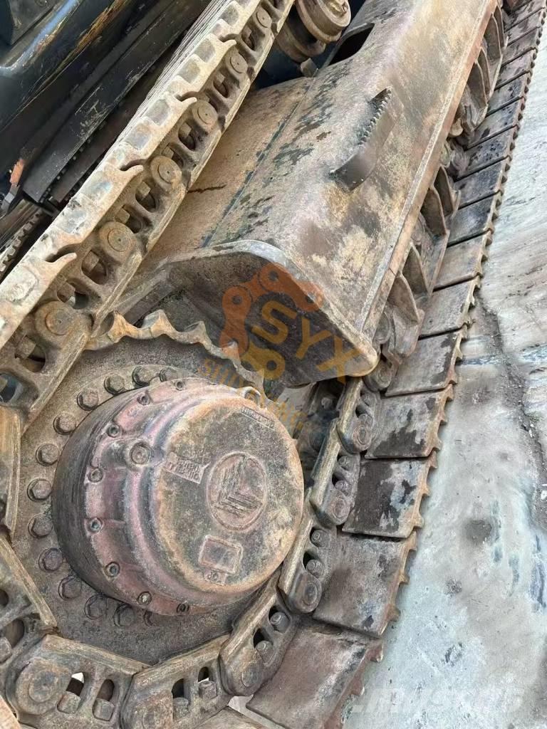 Hyundai Robex 520 VS Kāpurķēžu ekskavatori