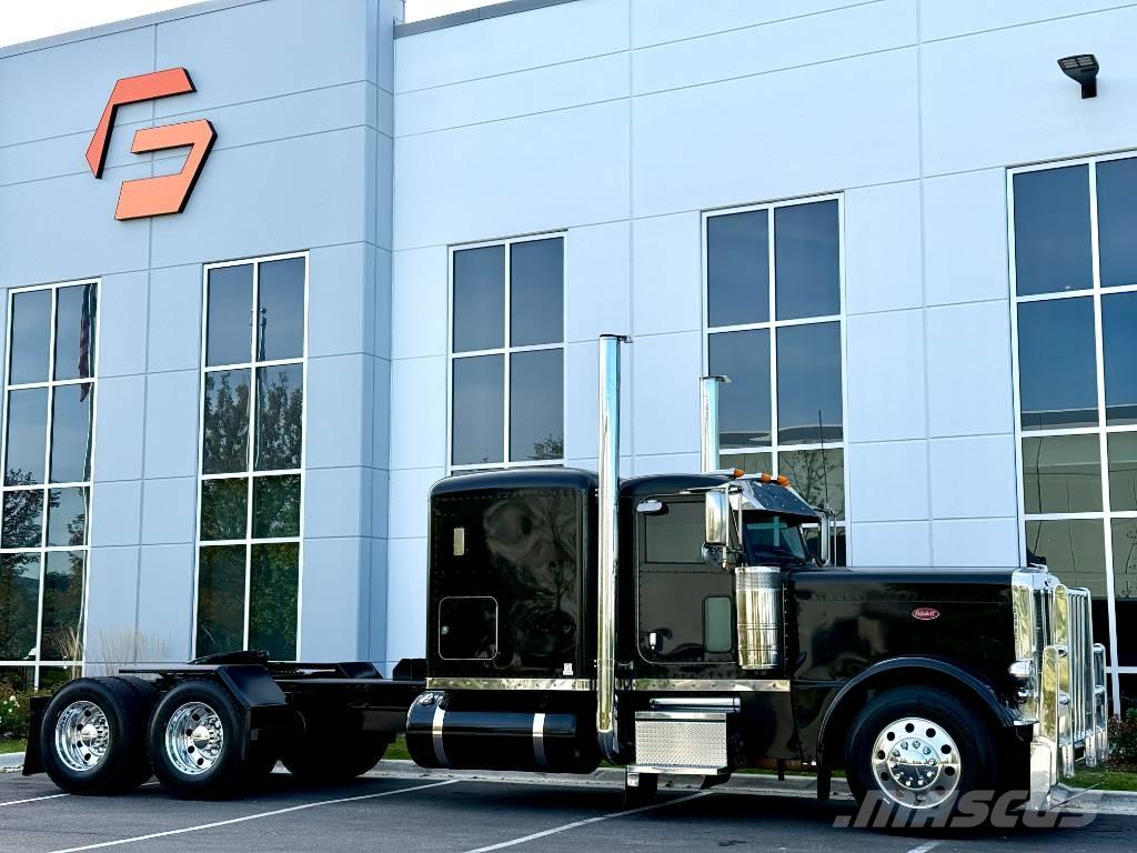 Peterbilt 389 PRIDE Vilcēji