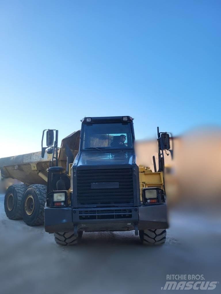 Komatsu HM 300 Artikulētie pašizgāzēji