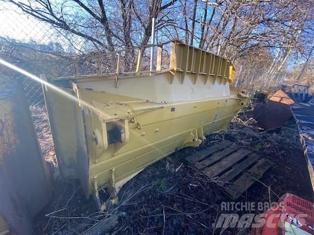 CAT D7E  U-blade, new Naži