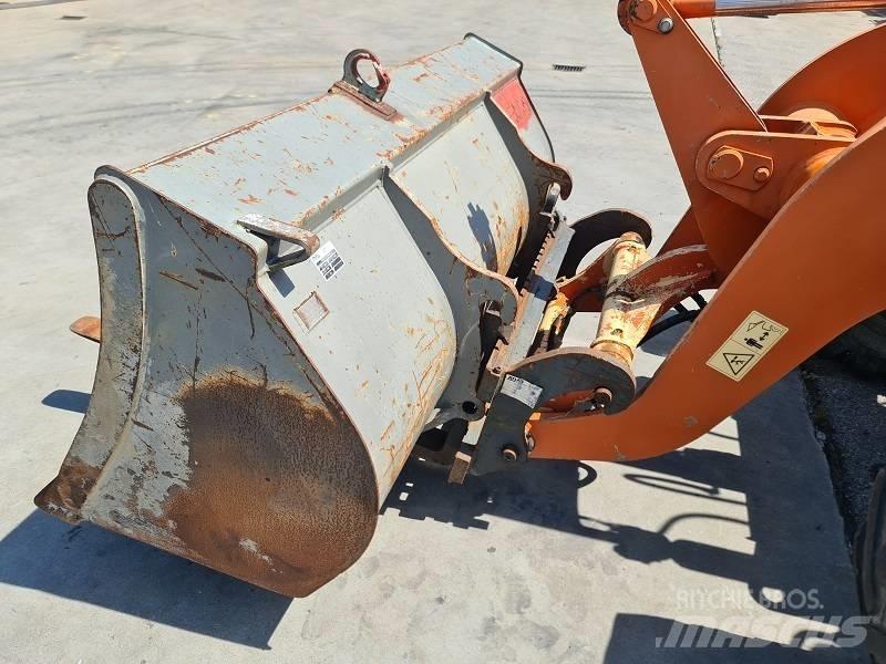 Atlas AR75e Iekrāvēji uz riteņiem