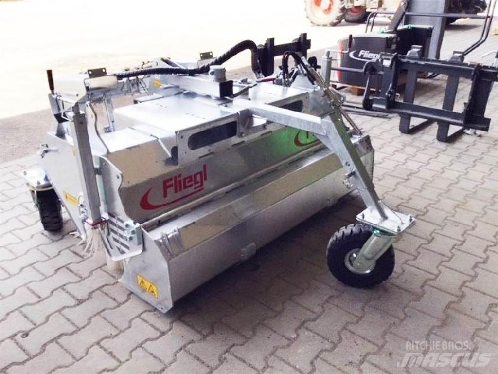 Fliegl Typ 500 Ielu tīrīšanas mašīnas