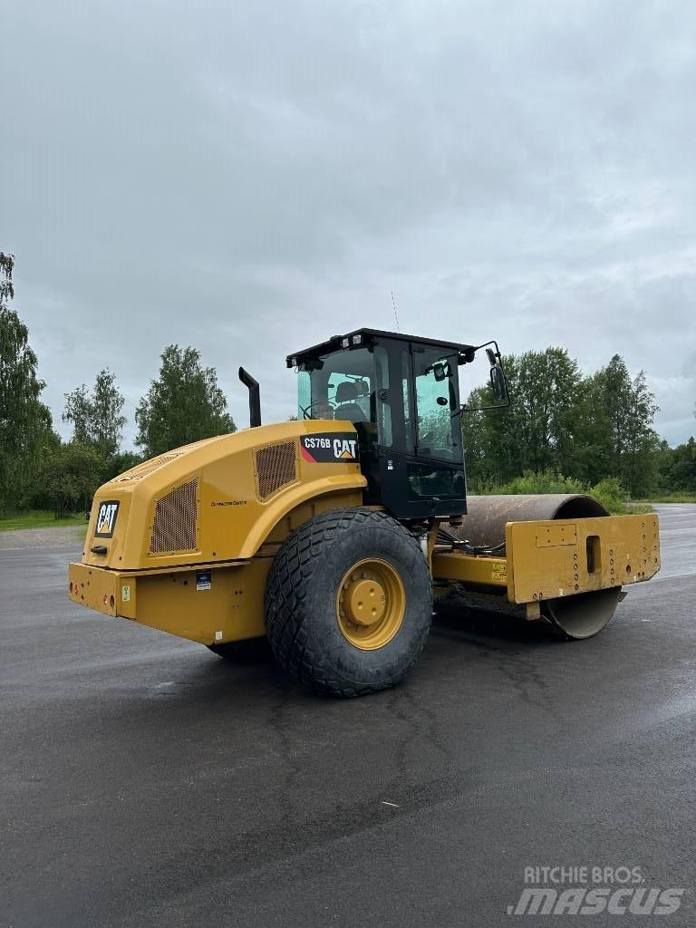 CAT CS 76 B Divvalču grunts veltņi