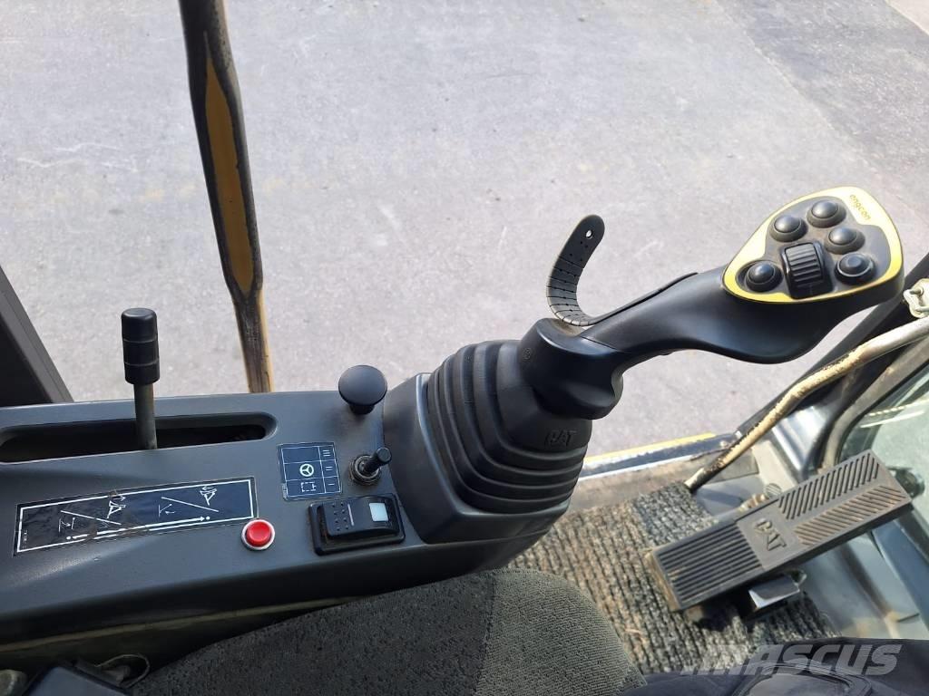 CAT M316C Ekskavatori uz riteņiem