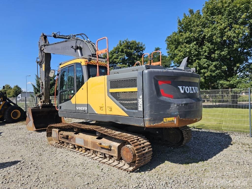 Volvo EC 250 E Kāpurķēžu ekskavatori