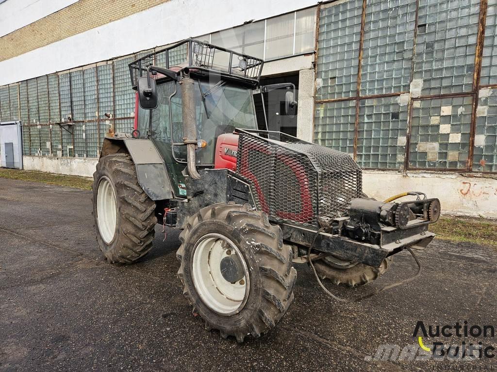 Valtra A 93H Traktori