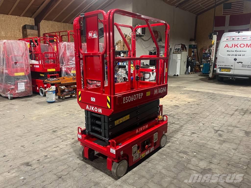 Magni ES 0607 DC Šķerveida pacēlāji