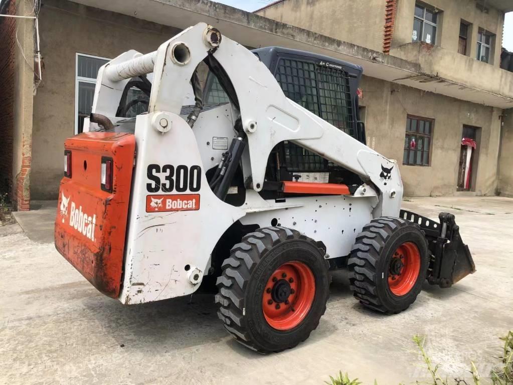 Bobcat S 300 Lietoti riteņu kompaktiekrāvēji