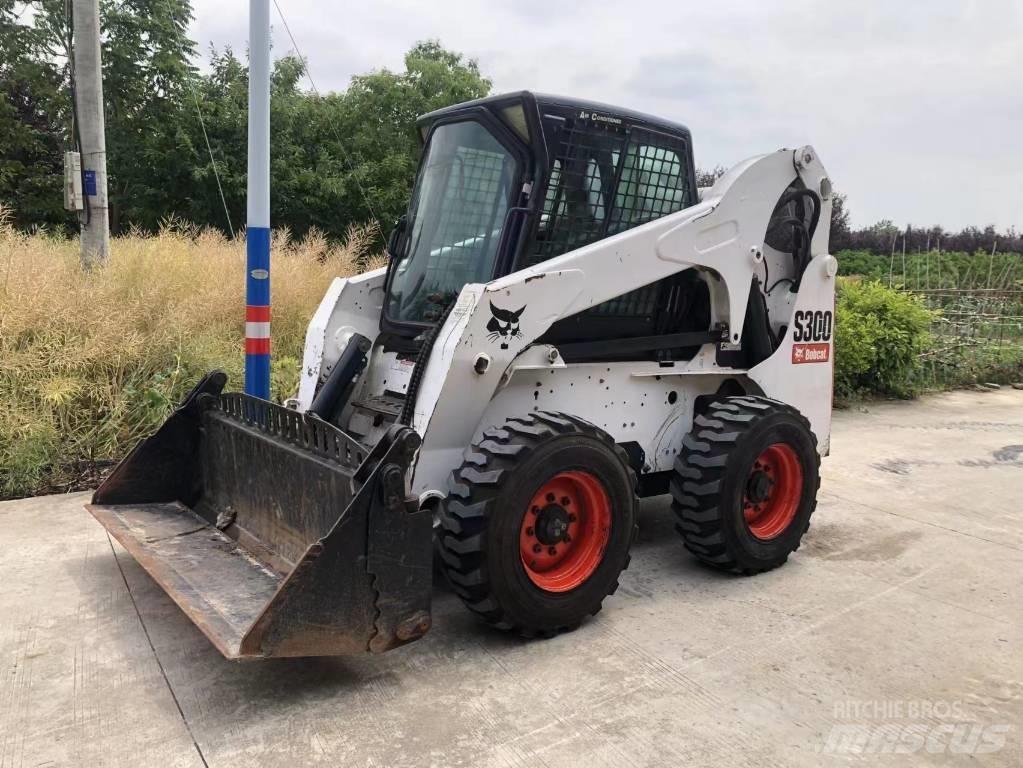 Bobcat S 300 Lietoti riteņu kompaktiekrāvēji