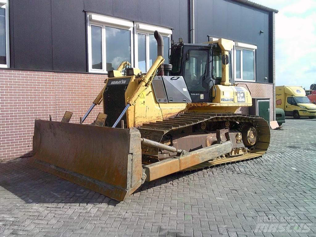 Komatsu D65PX-15 Kāpurķēžu buldozeri