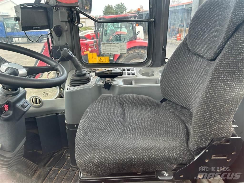 Doosan DL 300 Iekrāvēji uz riteņiem