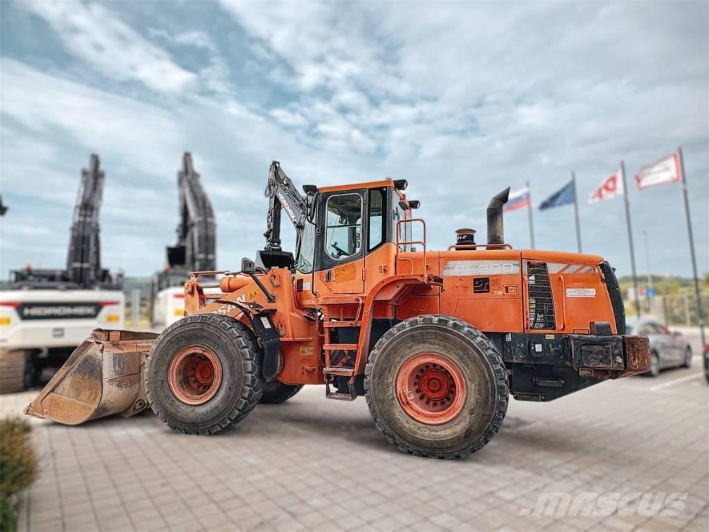Doosan DL 300 Iekrāvēji uz riteņiem