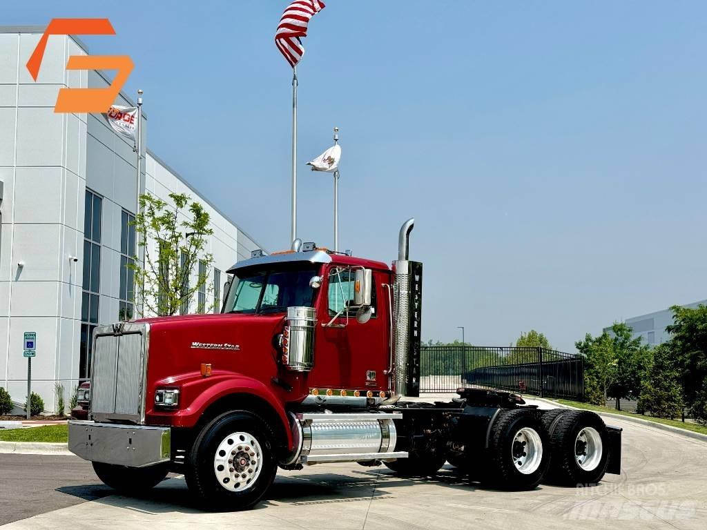 Western Star 4900 SF Vilcēji