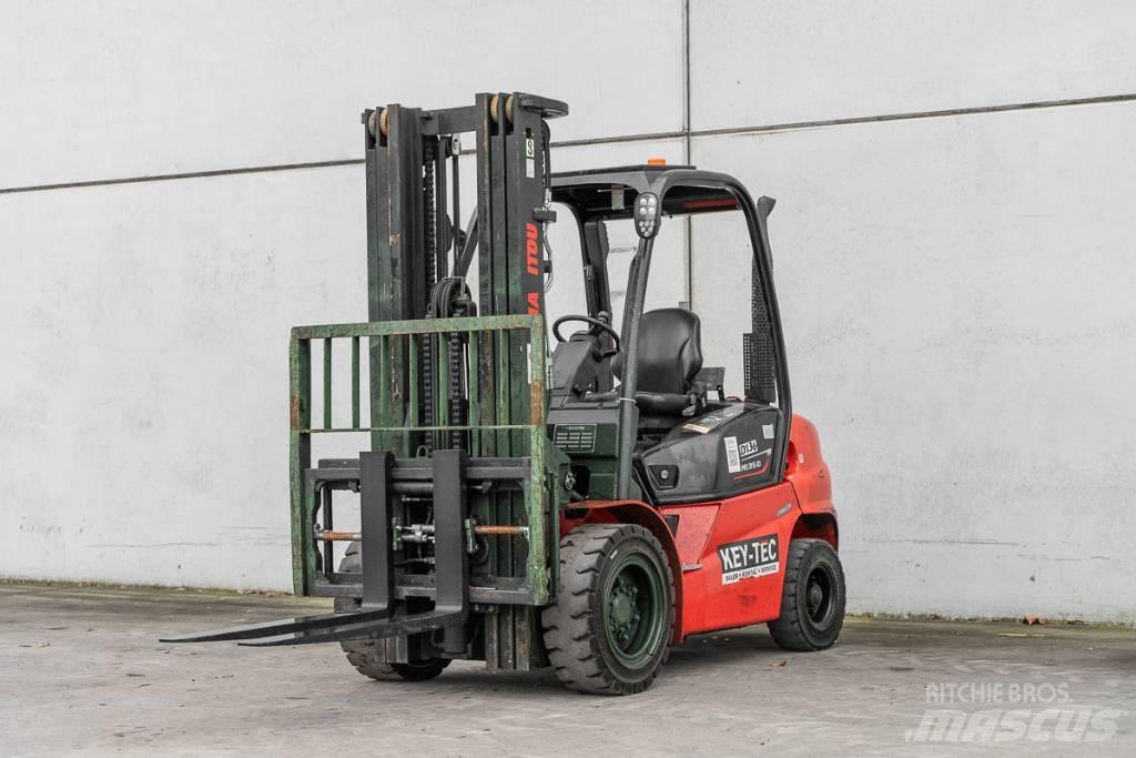 Manitou MI 35 D Tehnika ar dīzeļa dzinēju