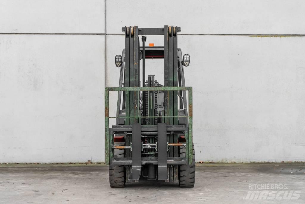 Manitou MI 35 D Tehnika ar dīzeļa dzinēju