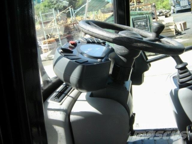 CAT 908 M Iekrāvēji uz riteņiem