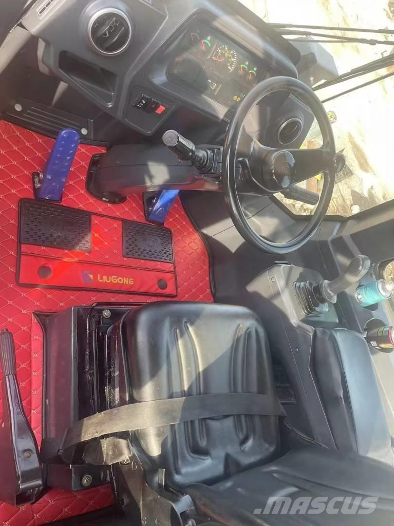 LiuGong 856 Iekrāvēji uz riteņiem
