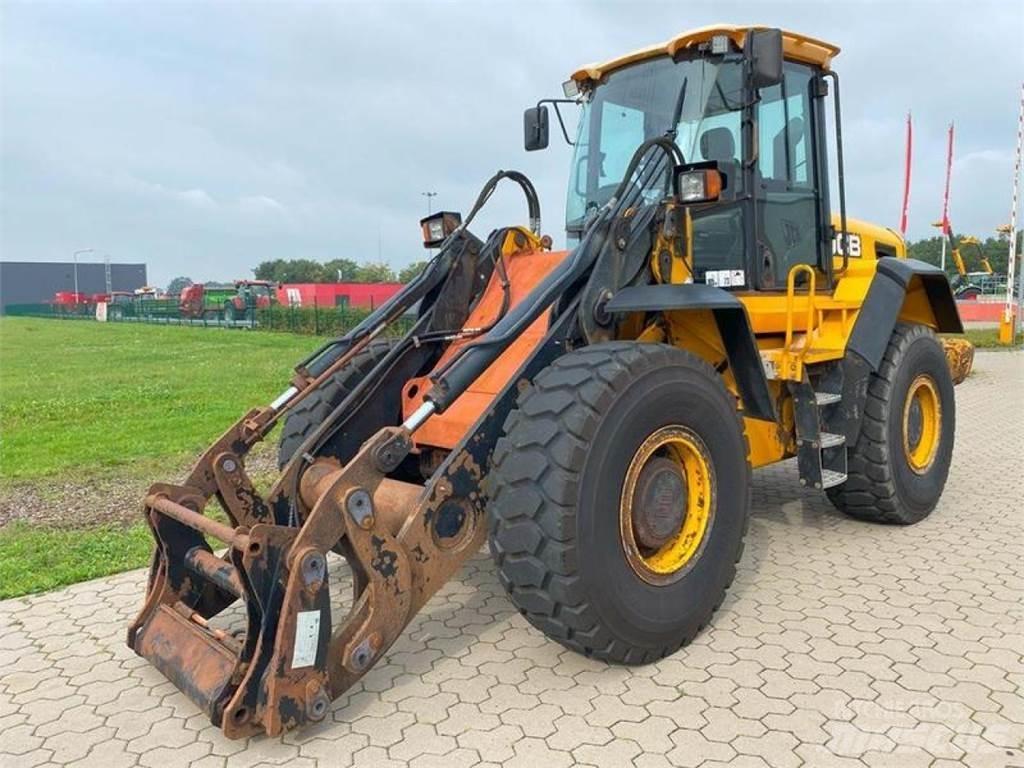 JCB 426E AGRI HT Iekrāvēji uz riteņiem