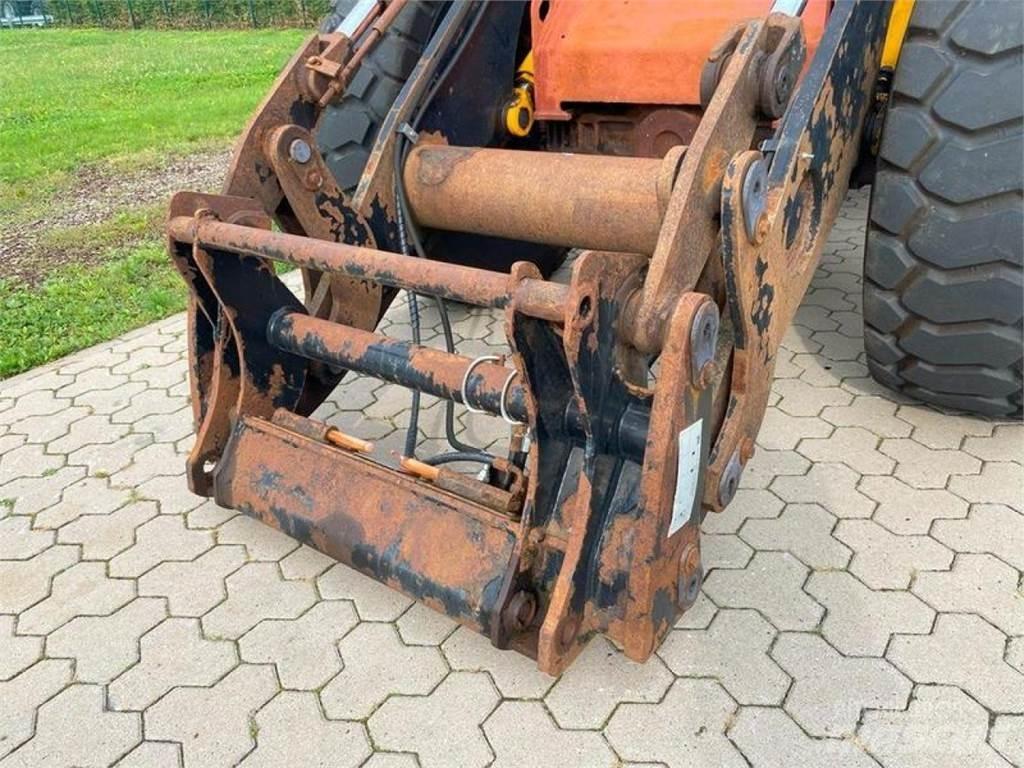 JCB 426E AGRI HT Iekrāvēji uz riteņiem