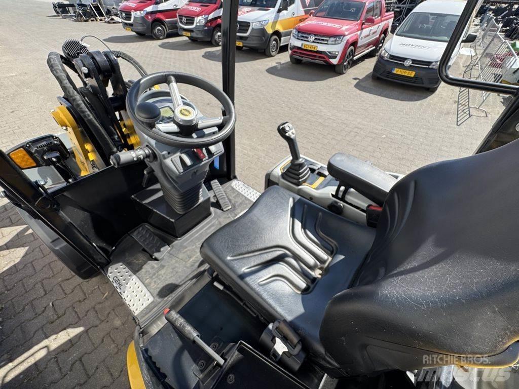 Gehl AL330 Iekrāvēji uz riteņiem