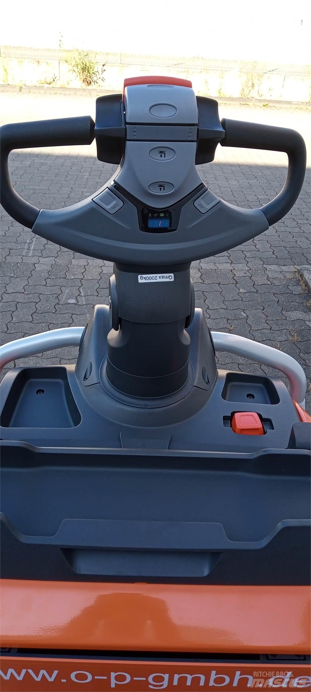 Toyota LPE200 Zemie palešu pacēlāji