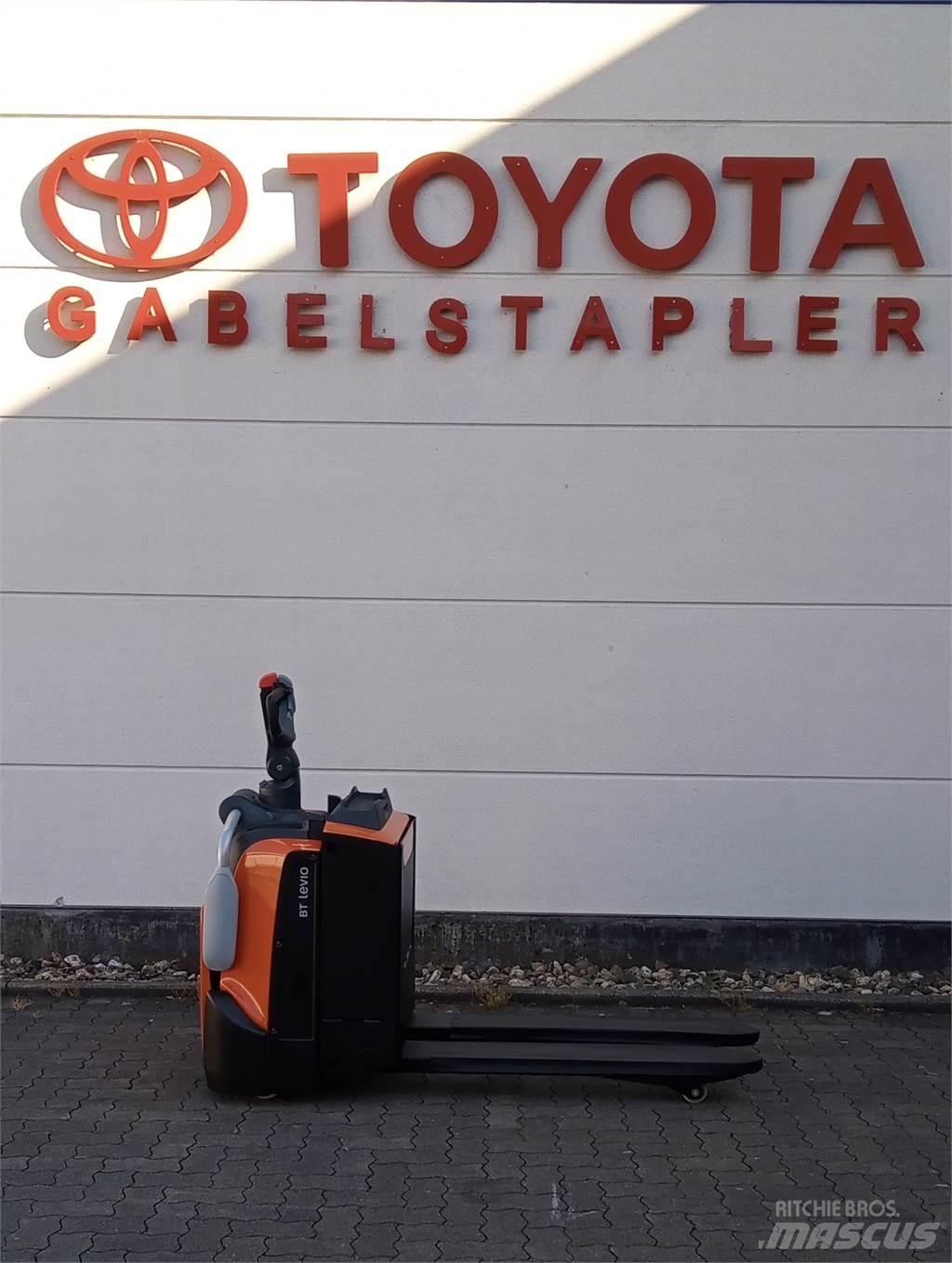 Toyota LPE200 Zemie palešu pacēlāji