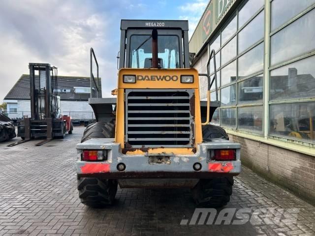 Daewoo MC 200 Iekrāvēji uz riteņiem