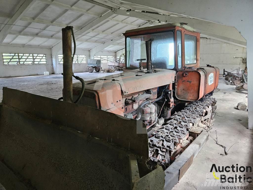  DT -75 Kāpurķēžu buldozeri