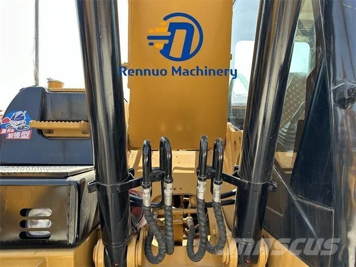 CAT 323D/323/323DL Kāpurķēžu ekskavatori