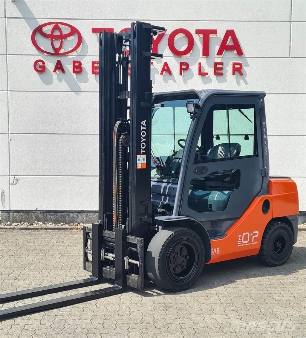 Toyota 02-8FDJF35 Tehnika ar dīzeļa dzinēju