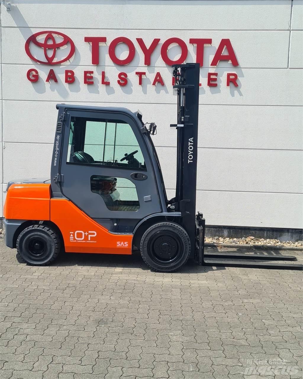Toyota 02-8FDJF35 Tehnika ar dīzeļa dzinēju