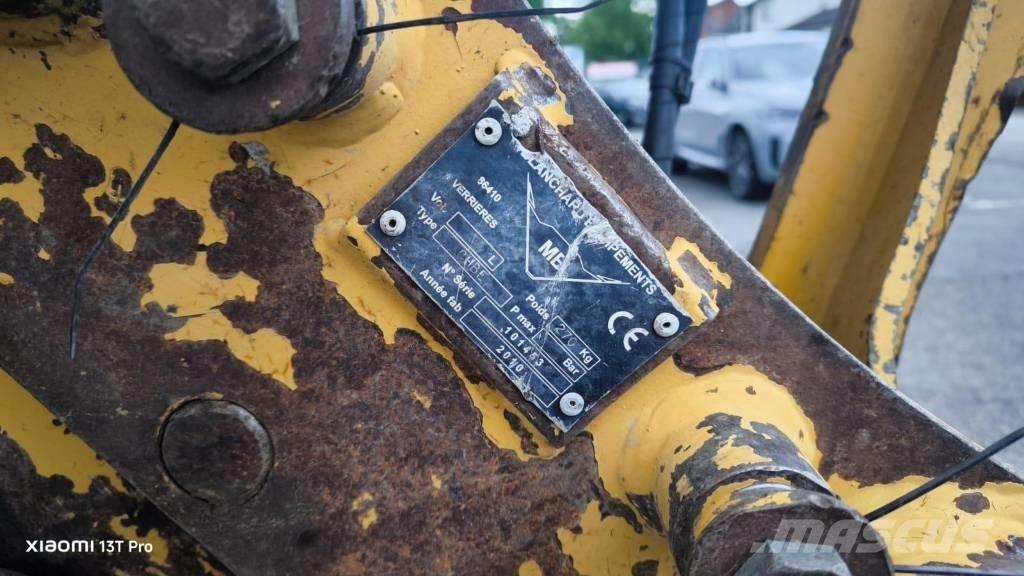 CAT M 313 D Ekskavatori uz riteņiem