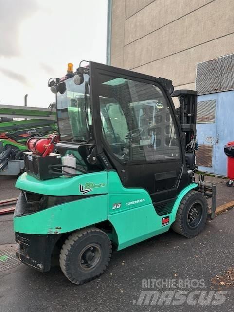 Mitsubishi FD 35 N Tehnika ar dīzeļa dzinēju