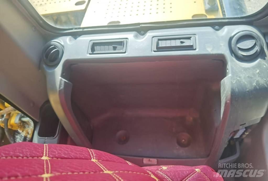 CAT 320d2 Kāpurķēžu ekskavatori
