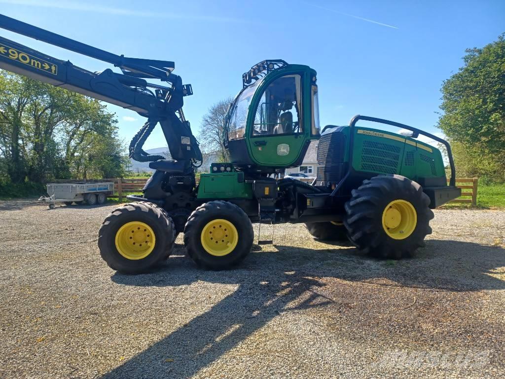 John Deere 1070e Harvesteri