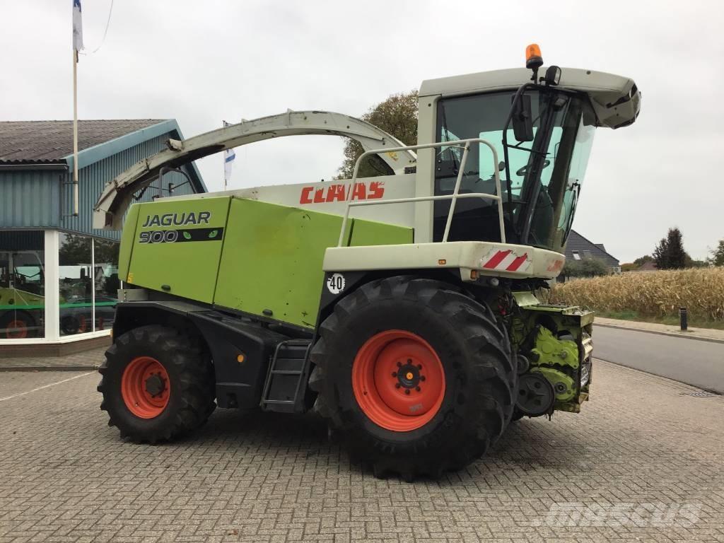 CLAAS Jaguar 900 Ražas novākšanas kombaini