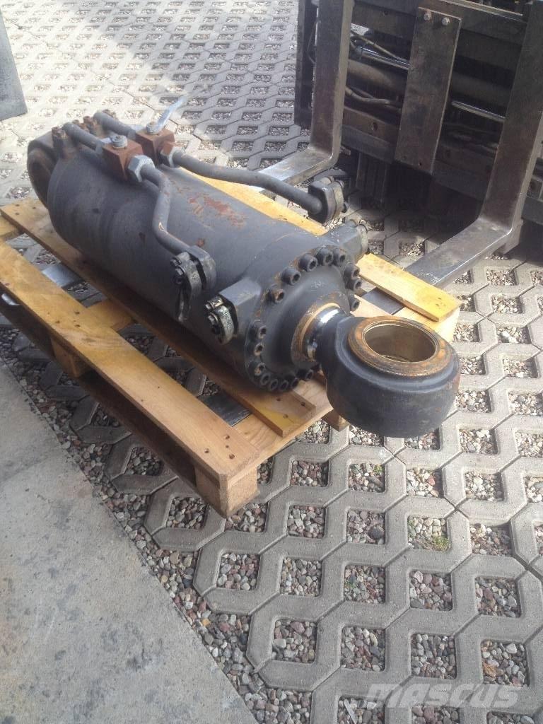  Siłownik Volvo 220 E Iekrāvēji uz riteņiem