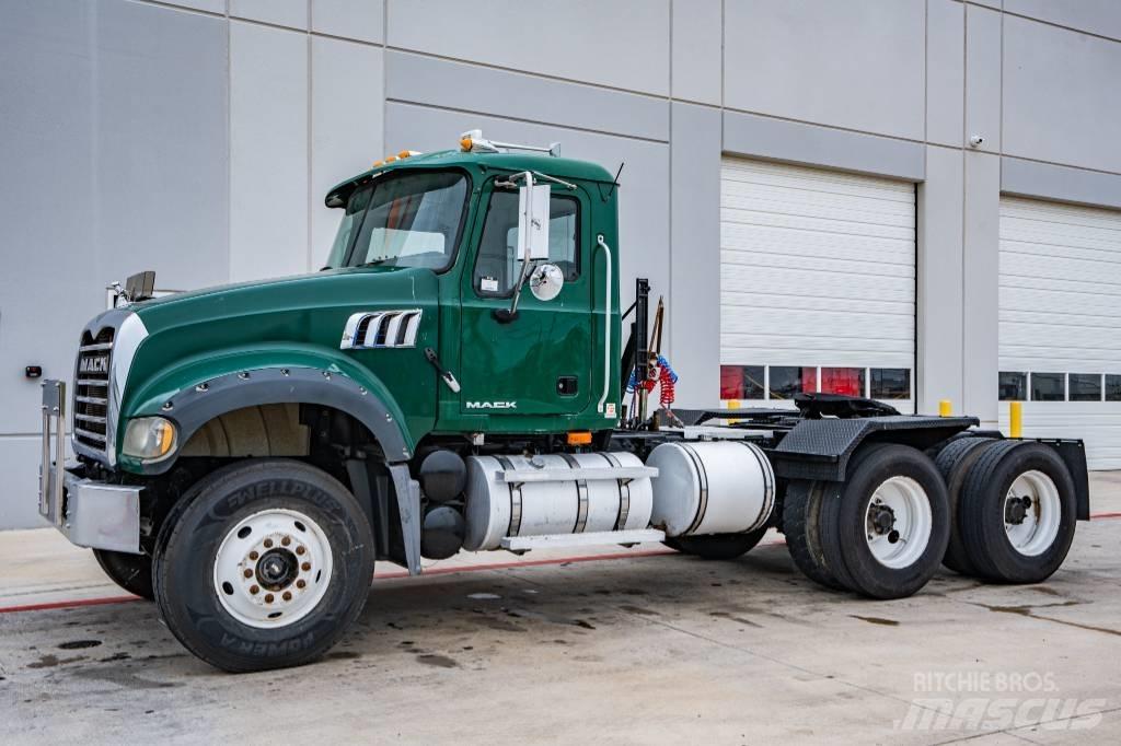 Mack Granite Vilcēji